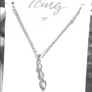 Brand new icing necklace